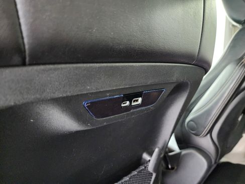 Used 2024 Chrysler Pacifica Touring-L image 37