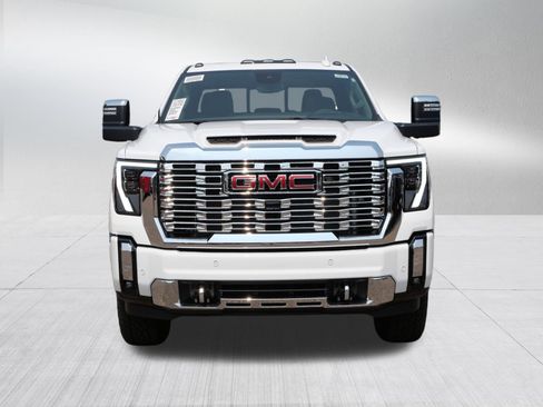 New 2026 GMC Sierra 3500 Denali w/ Denali Reserve Package AWD/4WD image 8