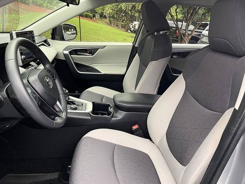 Certified 2022 Toyota RAV4 XLE w/ Convenience Package AWD/4WD image 11