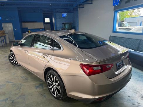 Used 2018 Chevrolet Malibu LT w/ True North Edition FWD image 3