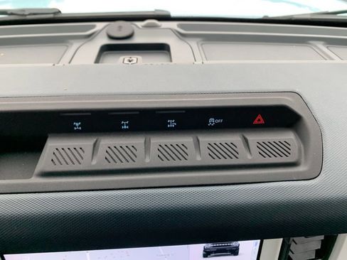 Certified 2025 Ford Bronco Heritage Edition AWD/4WD image 47