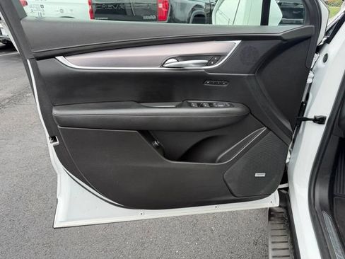 Certified 2018 Cadillac XT5 Luxury w/ Driver Awareness Package AWD/4WD image 18