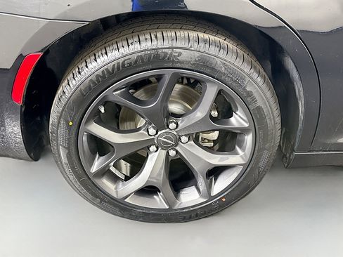 Used 2023 Chrysler 300 Touring w/ Safetytec Plus Group RWD image 33