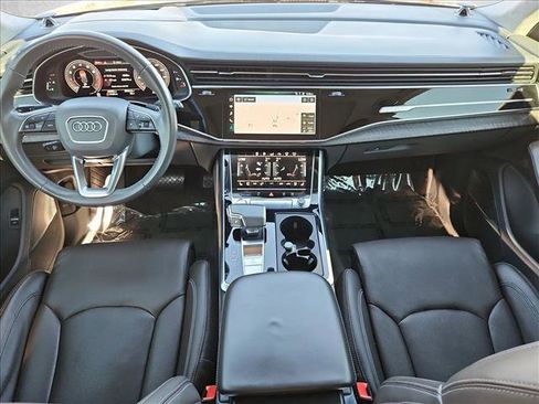 Used 2020 Audi Q8 Prestige w/ Prestige Package image 18