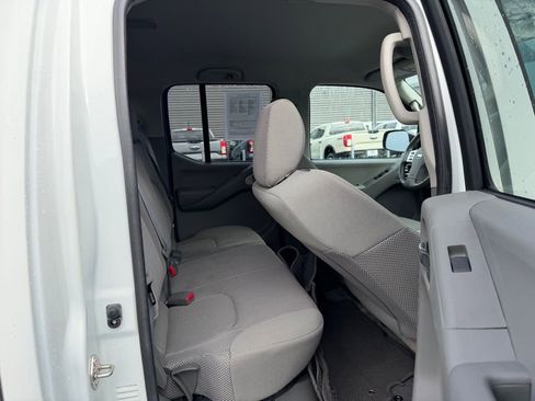 Used 2016 Nissan Frontier SV w/ SV Value Truck Package image 18