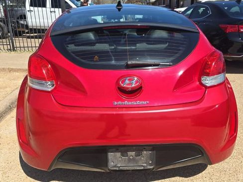 Used 2016 Hyundai Veloster w/ Option Group 02 image 4