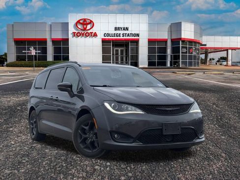 Used 2019 Chrysler Pacifica Limited w/ Advanced Safetytec Group image 1