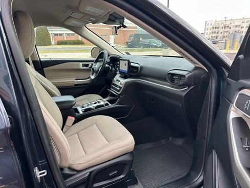 Used 2022 Ford Explorer XLT w/ Class IV Trailer Tow Package image 18