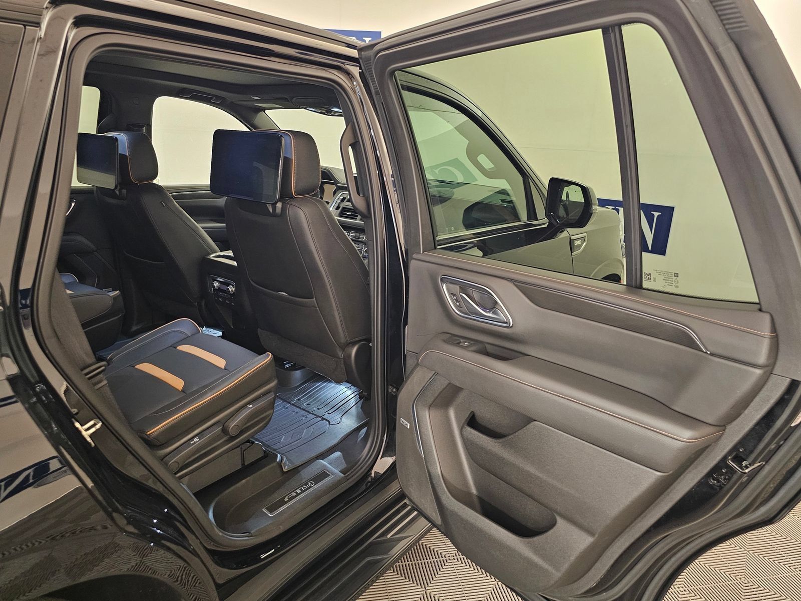 Used 2021 GMC Yukon AT4 w/ Rear Media and Nav Package AWD/4WD image 24
