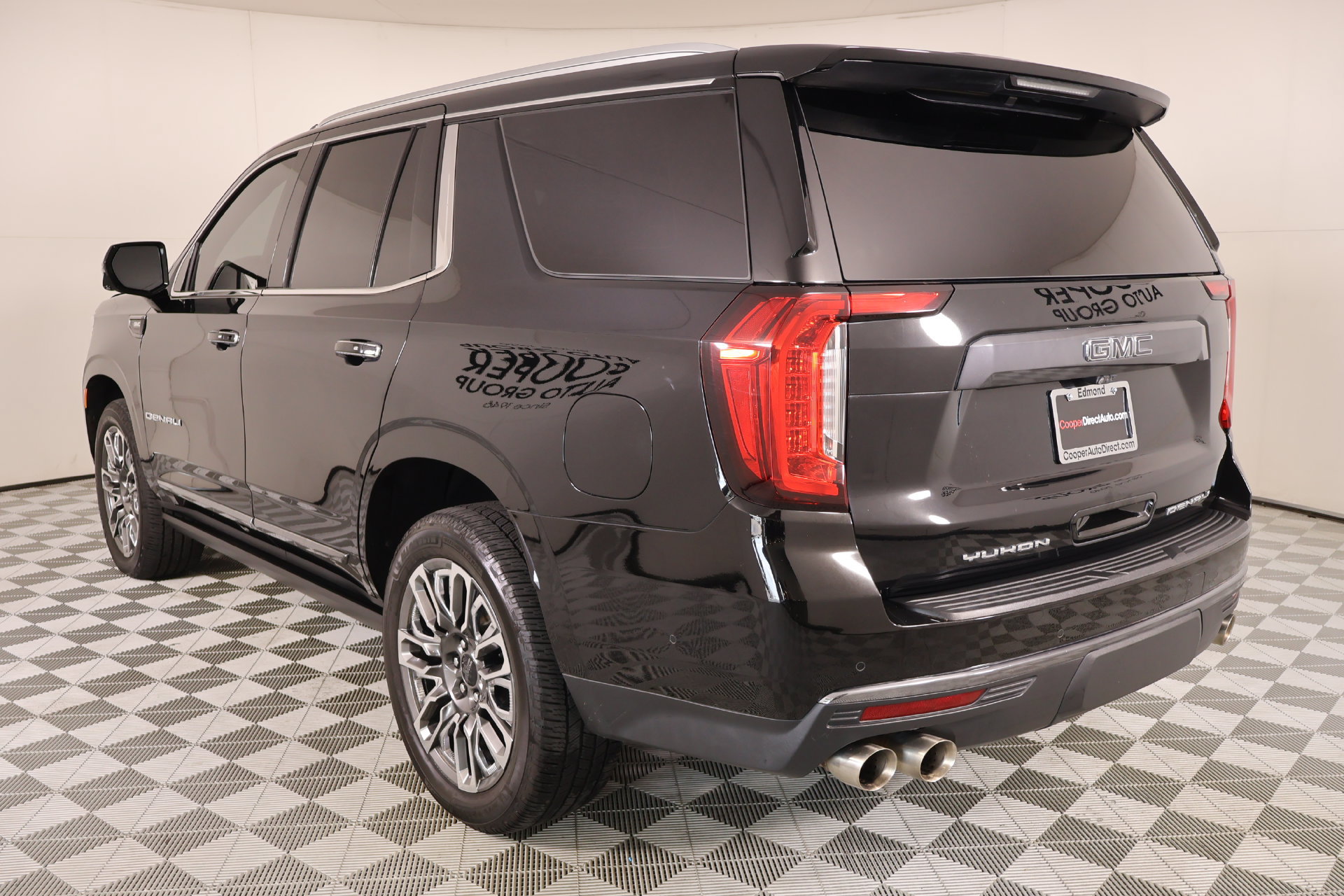 Used 2023 GMC Yukon Denali Ultimate AWD/4WD image 26