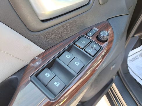 Used 2018 Toyota Sienna Limited Premium w/ Carpet Mat Package image 15