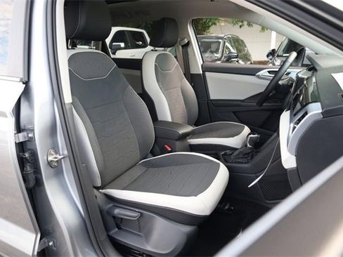 New 2025 Volkswagen Taos SE image 26