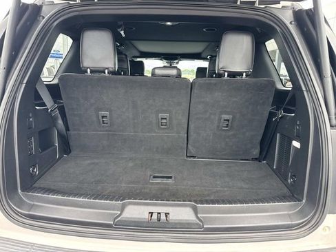 Used 2019 Ford Expedition Limited w/ Equipment Group 301A RWD image 13
