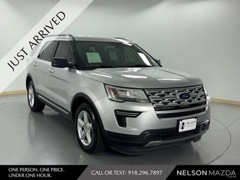 Used 2019 Ford Explorer XLT FWD image 4
