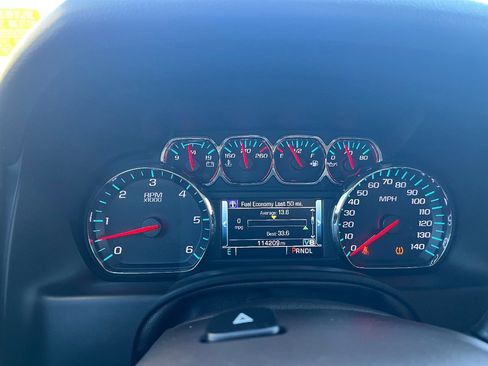 Used 2019 Chevrolet Suburban LT image 20