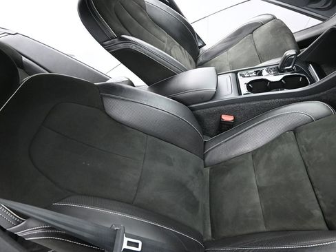 Used 2019 Volvo XC40 T5 R-Design image 11