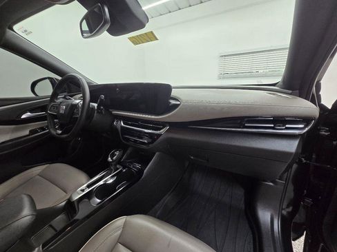 Used 2025 Buick Envista Avenir FWD image 24