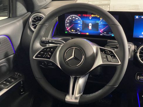 New 2025 Mercedes-Benz GLB 250 4MATIC image 15