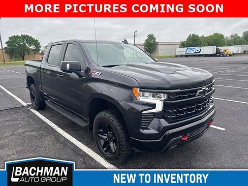 Used 2022 Chevrolet Silverado 1500 LT Trail Boss w/ LT Trail Boss Premium Package AWD/4WD image 1