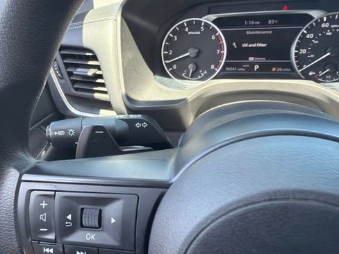 Used 2024 Nissan Rogue S AWD/4WD image 42