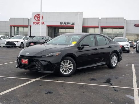 Used 2026 Toyota Camry LE image 2