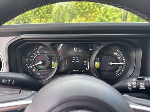 Certified 2025 Jeep Wrangler Unlimited Sahara w/ Safety Group AWD/4WD image 26