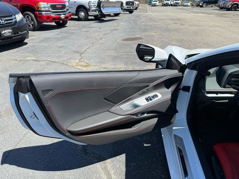 Used 2023 Chevrolet Corvette Stingray Coupe w/ Z51 Performance Package image 32