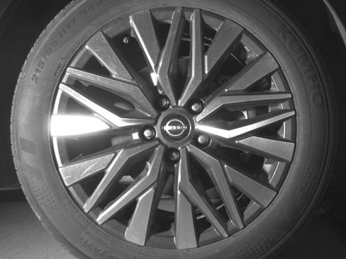 Used 2025 Nissan Altima 2.5 SV FWD image 16