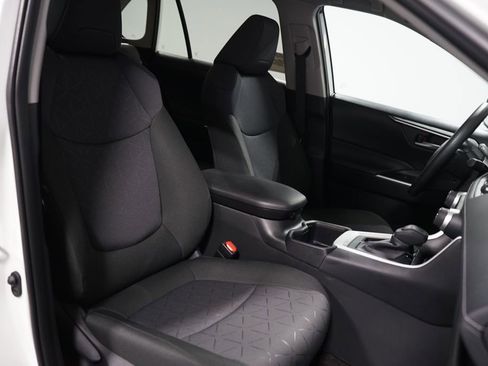 Certified 2025 Toyota RAV4 XLE image 28