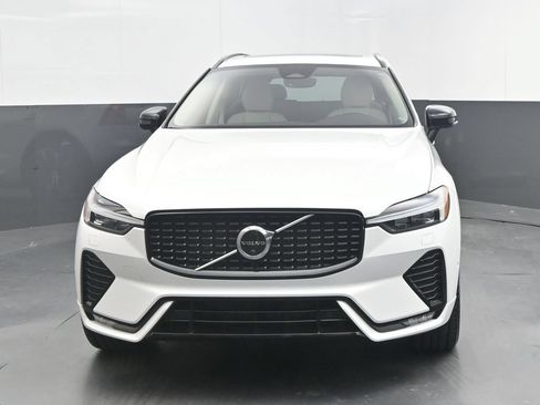 Certified 2023 Volvo XC60 B5 Plus w/ Climate Package AWD/4WD image 10