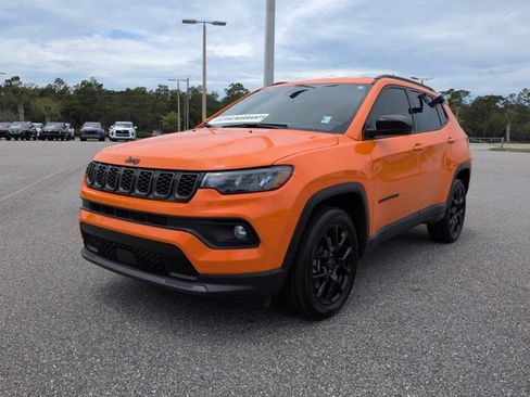 Used 2026 Jeep Compass Latitude AWD/4WD image 9