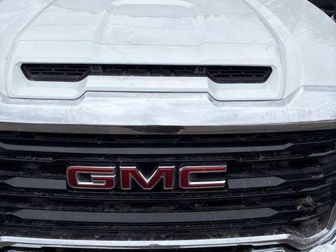 Used 2023 GMC Sierra 3500 Pro w/ Convenience Package image 16