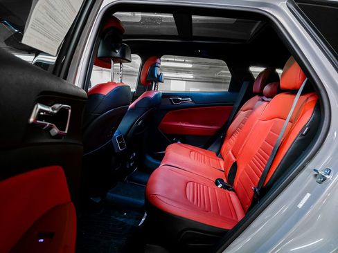 Used 2026 Kia Sportage SX image 19