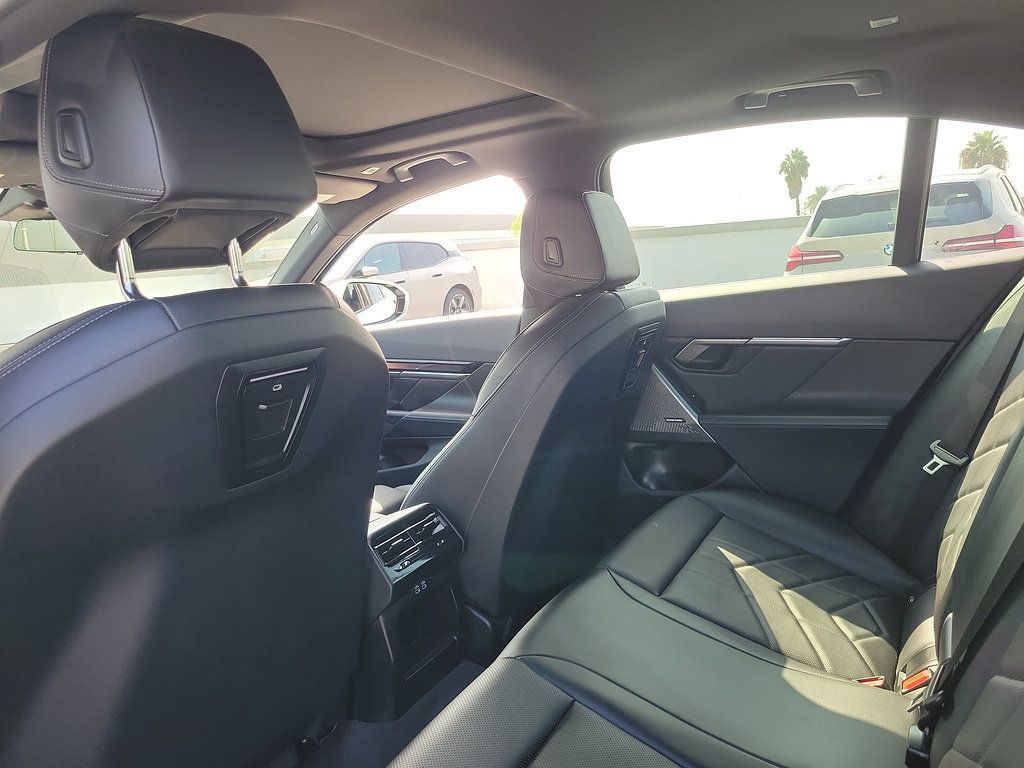 Used 2024 BMW i5 eDrive40i w/ Convenience Package RWD image 14