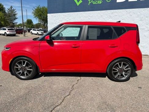 Used 2021 Kia Soul Turbo FWD image 2
