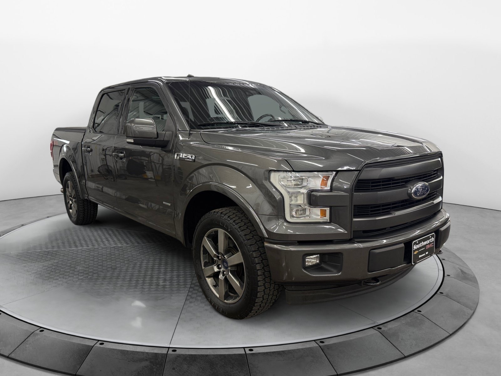 Used 2017 Ford F150 Lariat w/ Equipment Group 502A Luxury AWD/4WD image 3