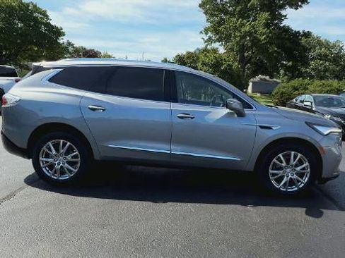 Certified 2023 Buick Enclave Essence w/ Experience Buick Package AWD/4WD image 9