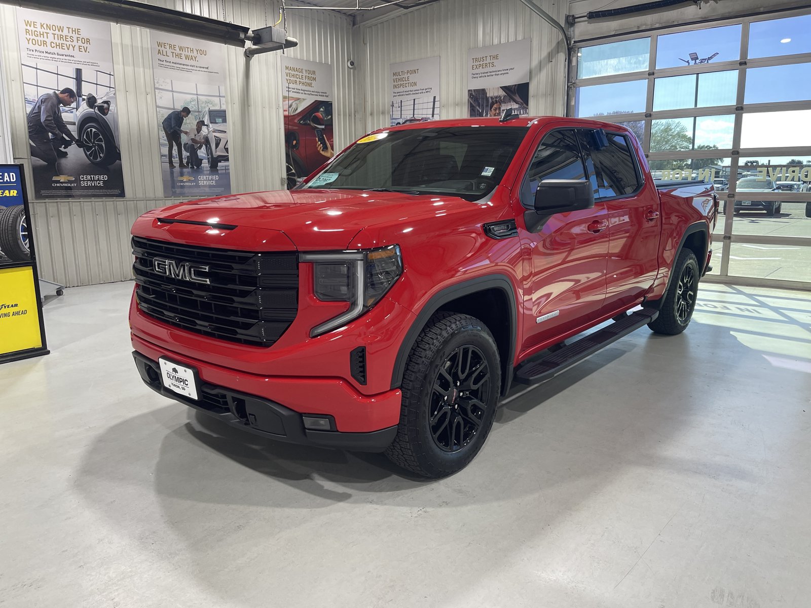 Used 2024 GMC Sierra 1500 Elevation AWD/4WD image 4