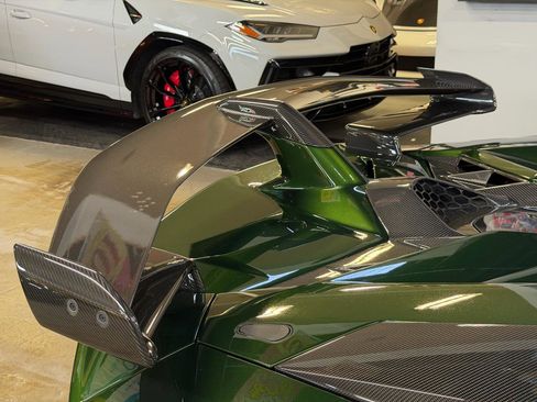 Used 2021 Lamborghini Aventador SVJ AWD/4WD image 23