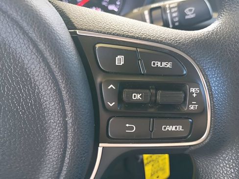 Used 2017 Kia Optima LX FWD image 7