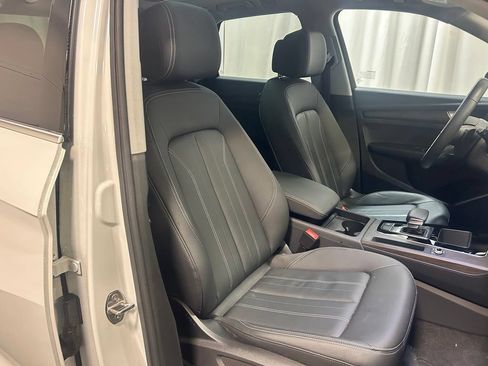 Used 2024 Audi Q5 2.0T Premium w/ Convenience Package AWD/4WD image 22