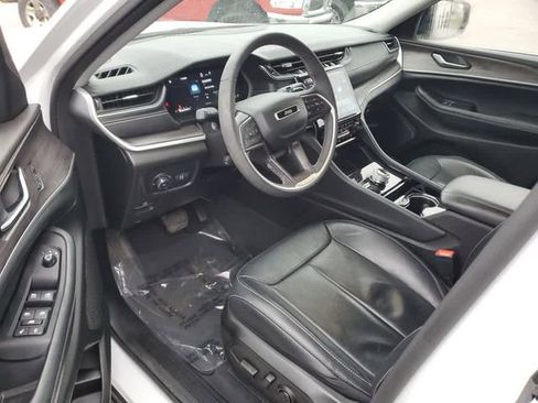 Used 2023 Jeep Grand Cherokee L Limited w/ Luxury Tech Group II image 12