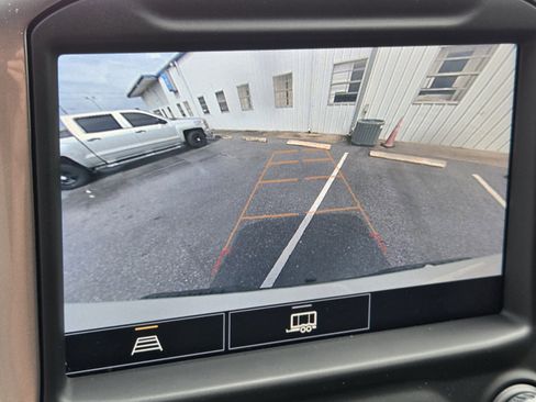 Certified 2022 Chevrolet Silverado 1500 LT Trail Boss w/ Convenience Package II AWD/4WD image 17
