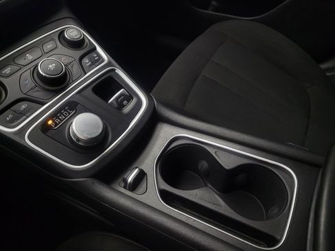 Used 2015 Chrysler 200 Limited w/ Convenience Group image 26