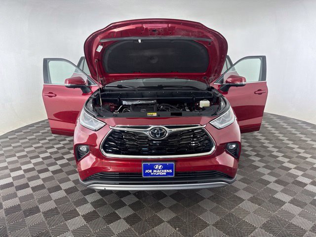 Used 2024 Toyota Highlander Platinum AWD/4WD image 12