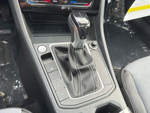New 2026 Volkswagen Jetta SE FWD image 23