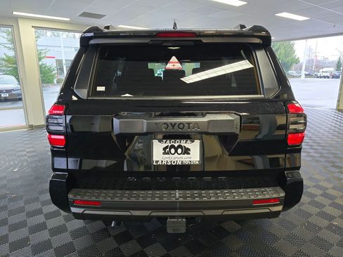 New 2026 Toyota 4Runner SR5 image 4