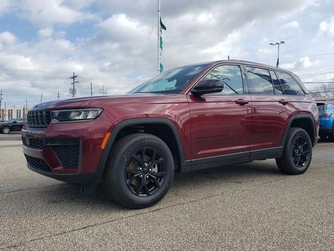 New 2026 Jeep Grand Cherokee Altitude AWD/4WD image 8