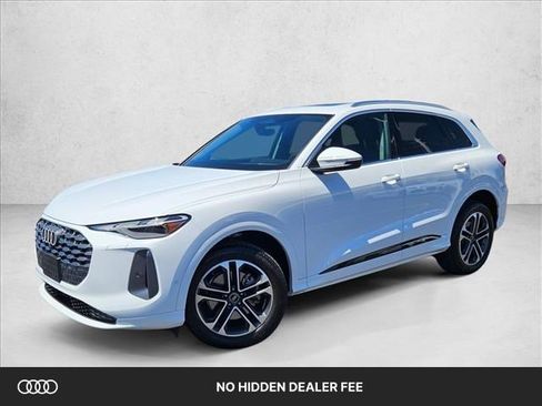Certified 2025 Audi Q5 Premium w/ Convenience Package AWD/4WD image 1