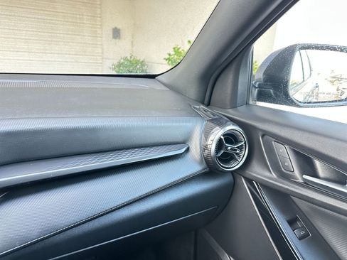 Used 2025 Chevrolet Equinox LT image 35